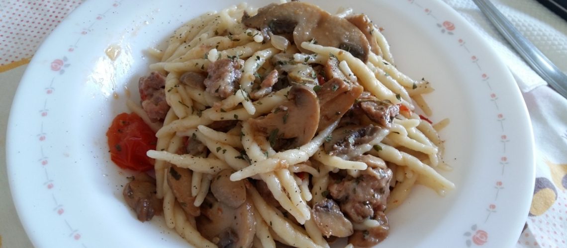 Trofie Funghi E Salsiccia Ricettopolis It